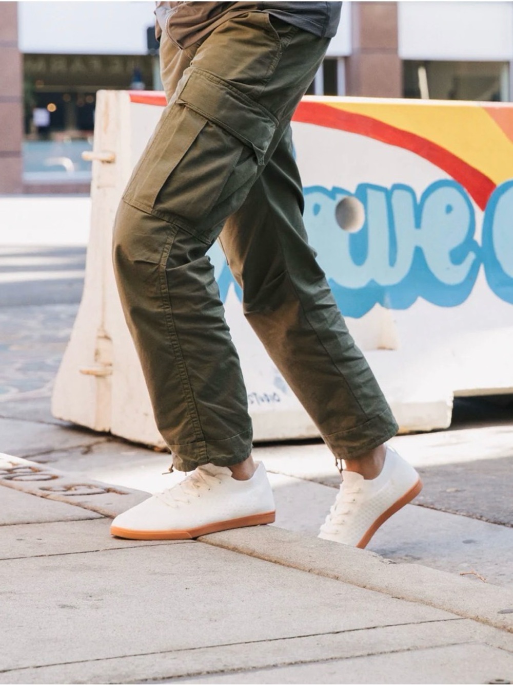 SUAVS The Zilker Mens Gum Sole Knitted Sneaker Retail $98